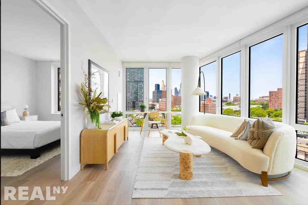 Listing photo 1 of 5