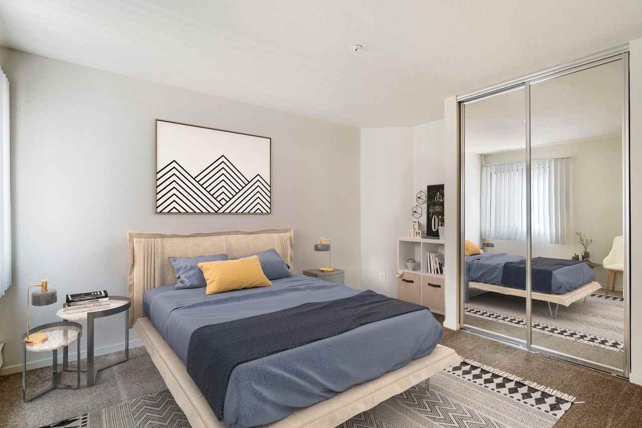 Listing photo 1 of 4