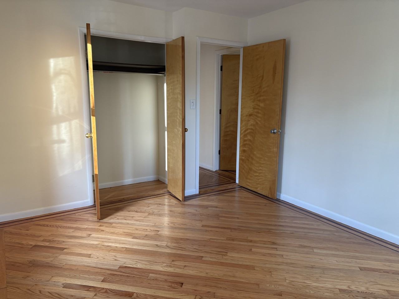 Listing photo 1 of 5