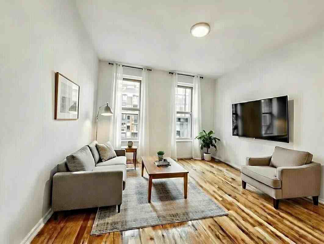 Listing photo 1 of 5