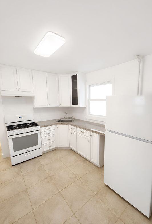 Listing photo 1 of 5