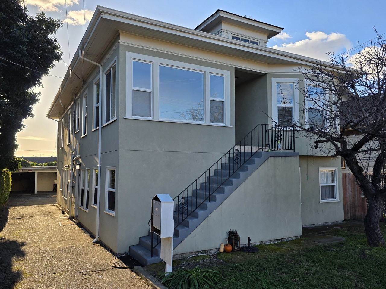 Listing photo 1 of 5