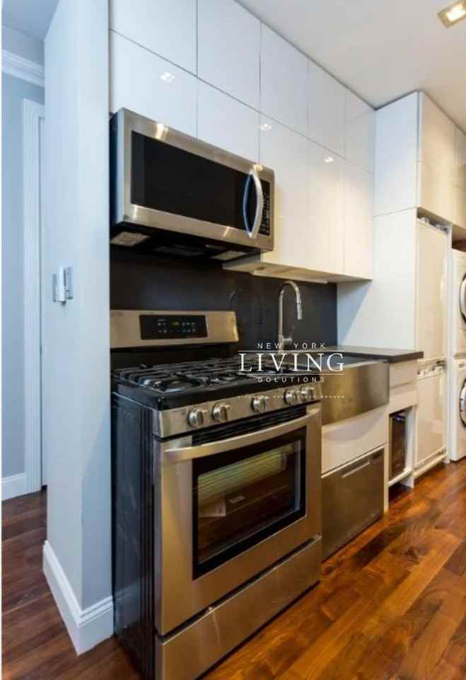 Listing photo 1 of 5