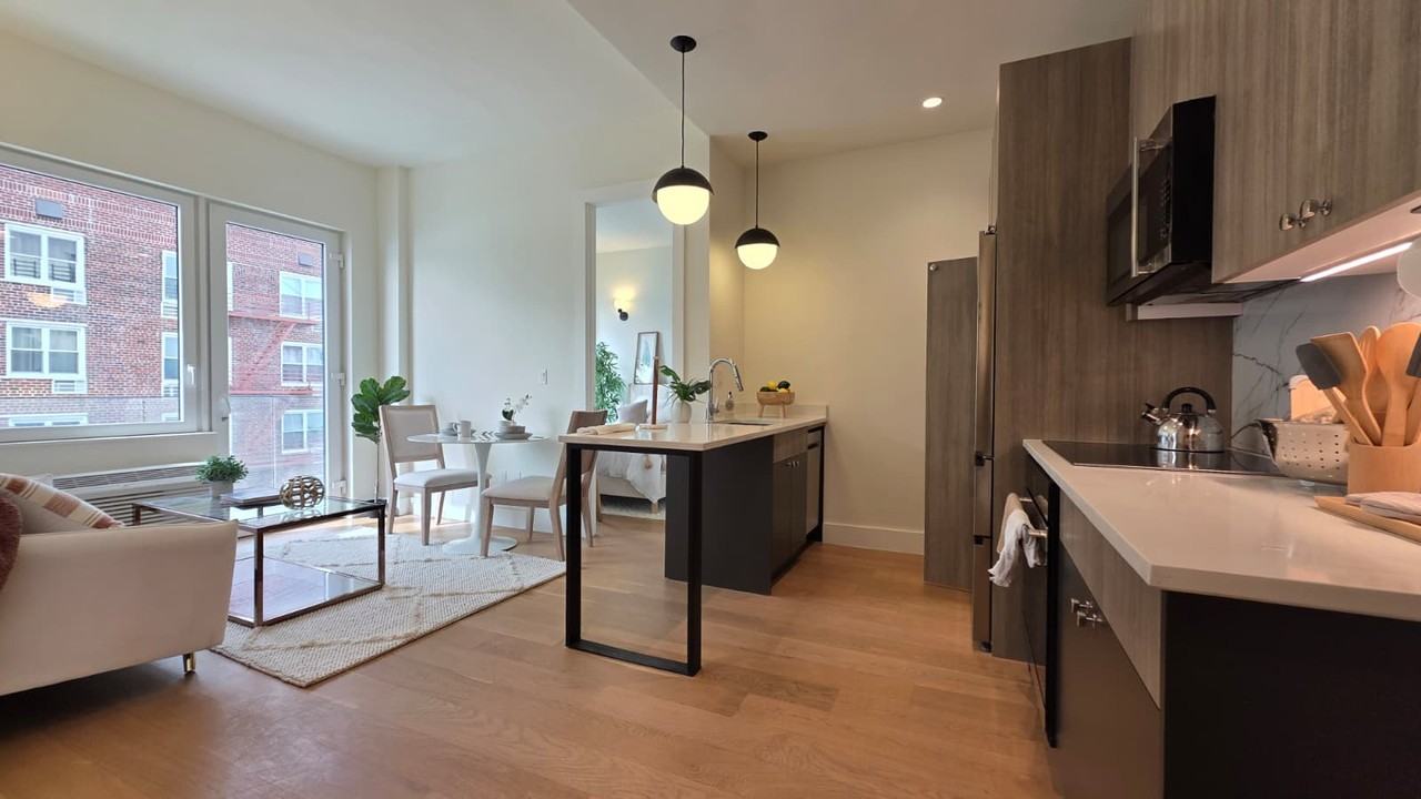 Listing photo 1 of 5