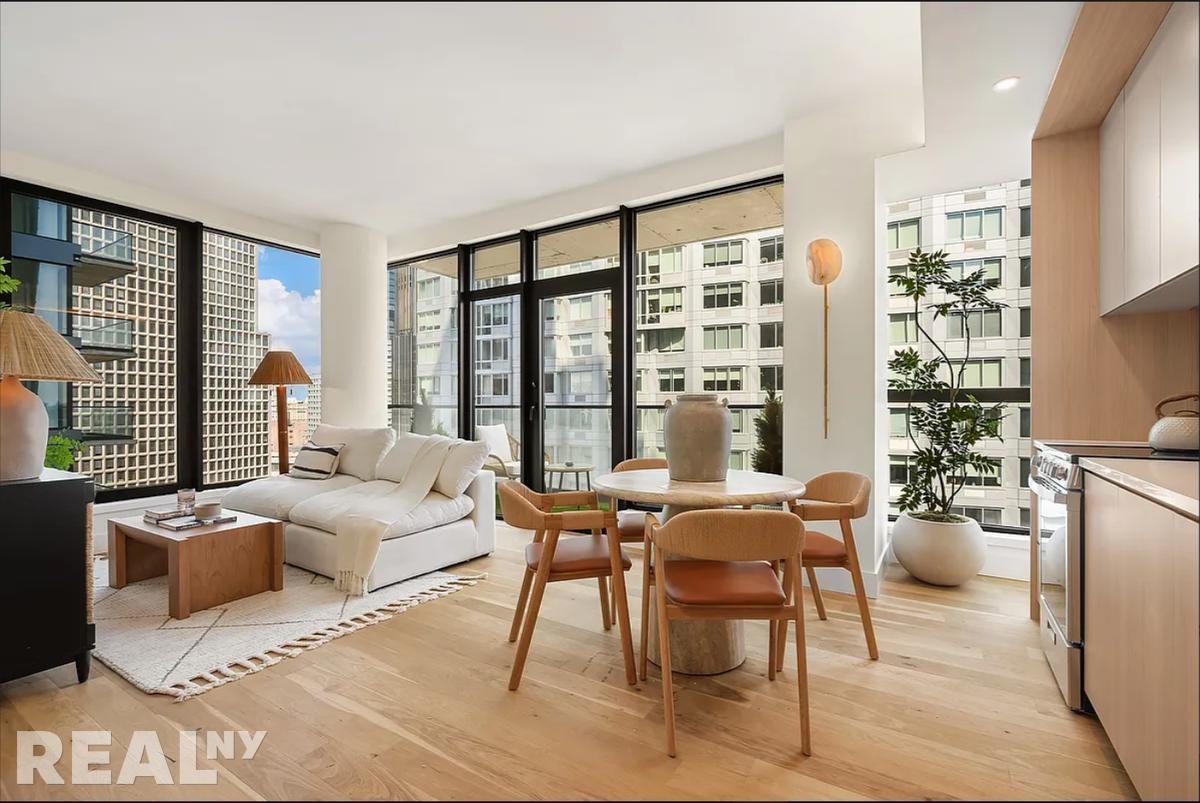 Listing photo 1 of 5