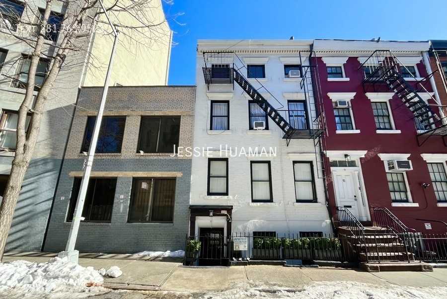 Listing photo 1 of 4