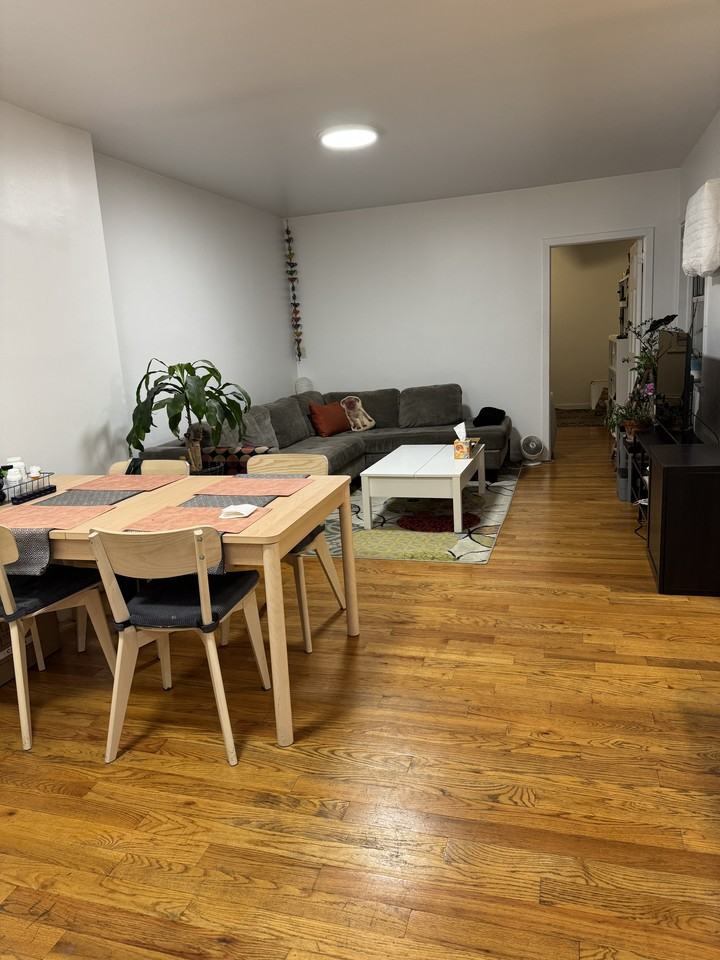 Listing photo 1 of 5