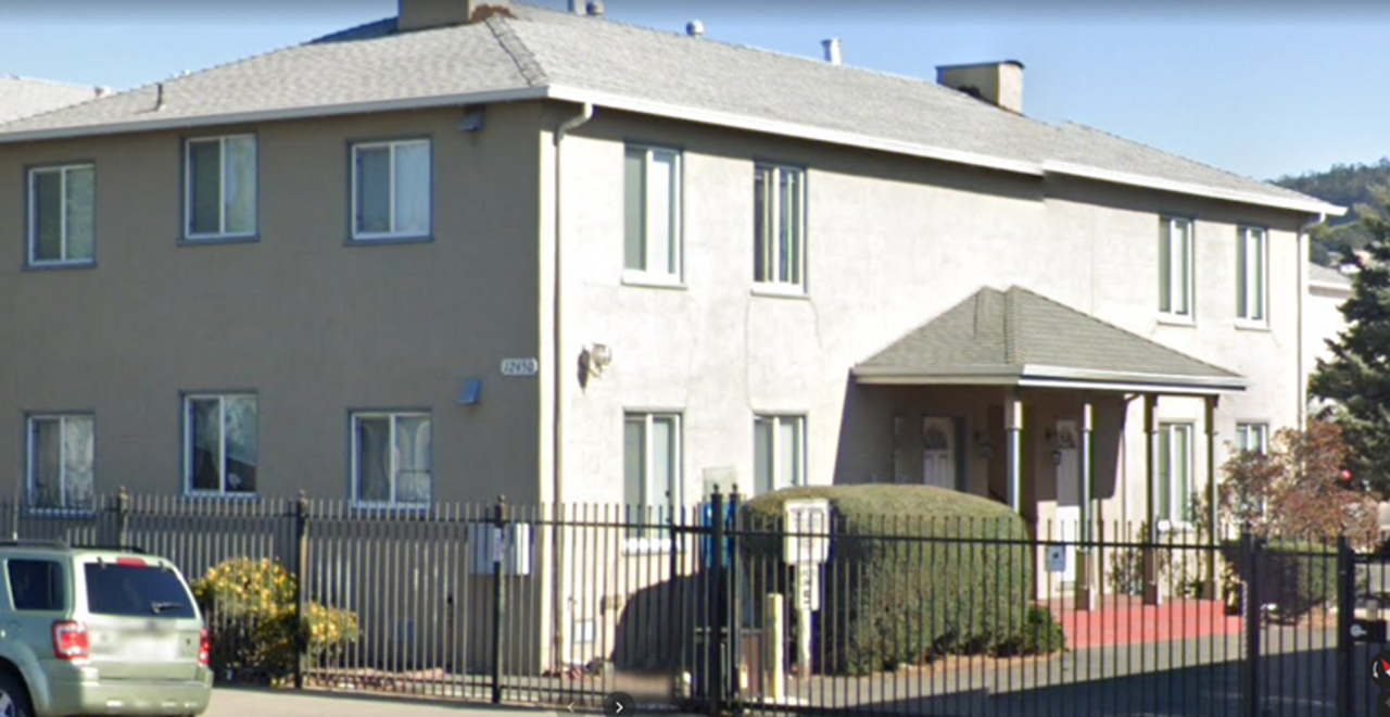 Listing photo 1 of 5