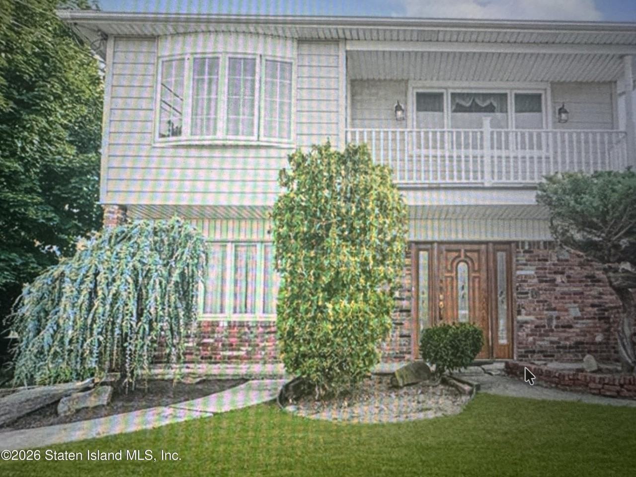 Listing photo 1 of 5