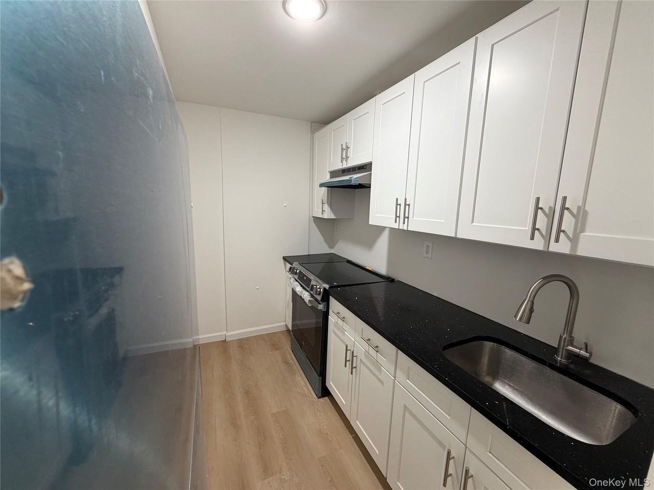 Listing photo 1 of 5