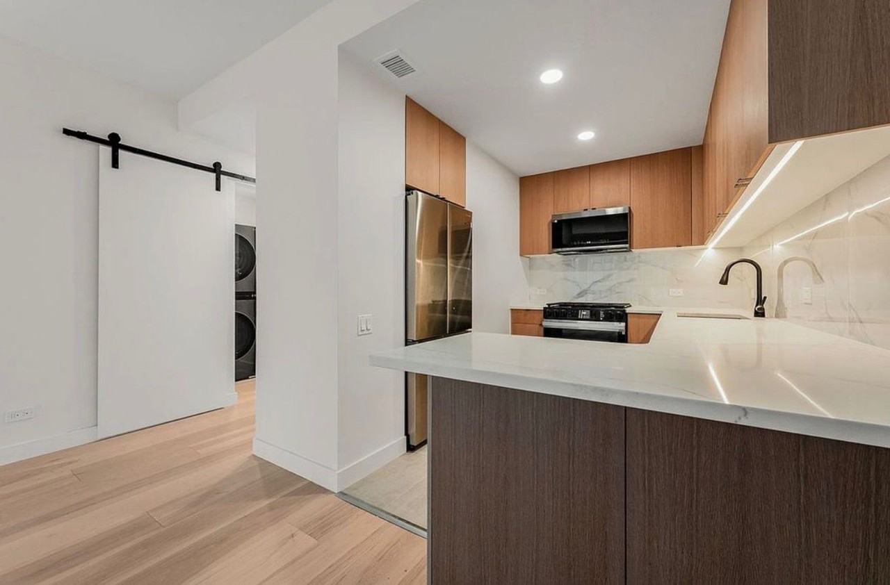 Listing photo 1 of 5