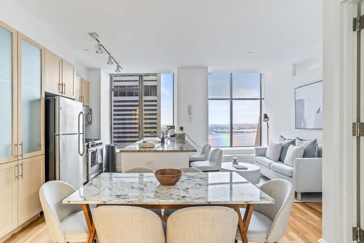 Listing photo 1 of 5