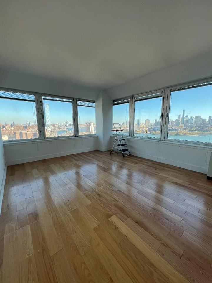 Listing photo 1 of 5