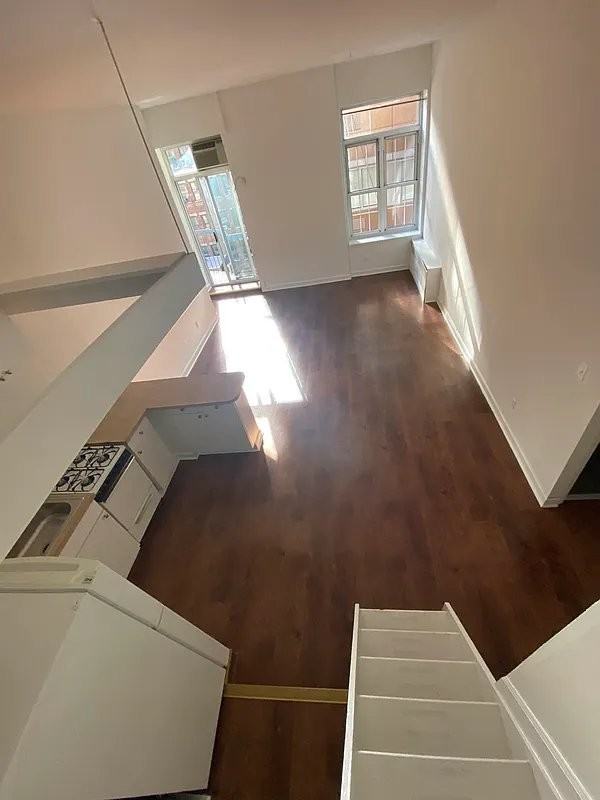 Listing photo 1 of 5