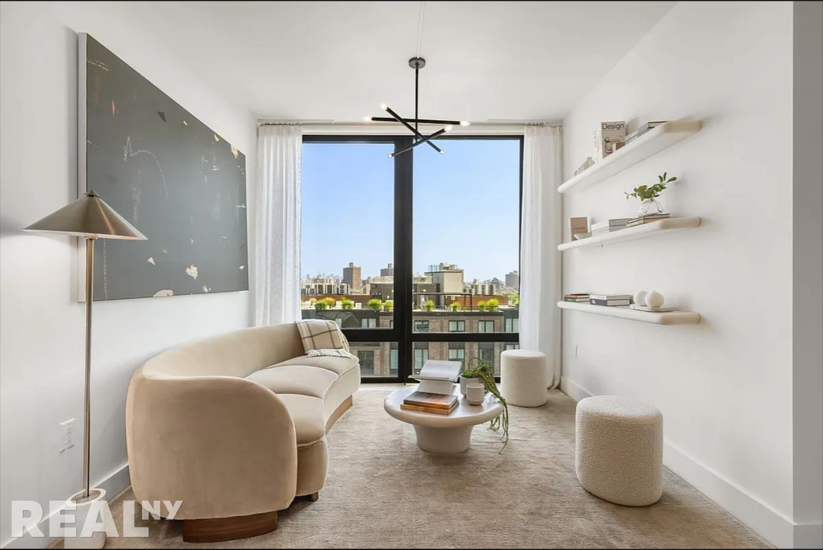 Listing photo 1 of 5