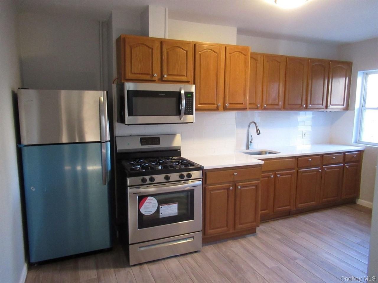 Listing photo 1 of 5