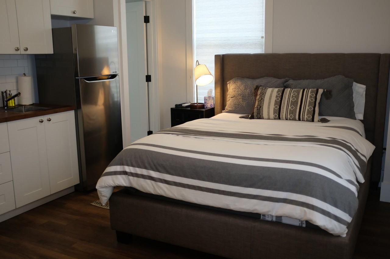 Listing photo 1 of 5