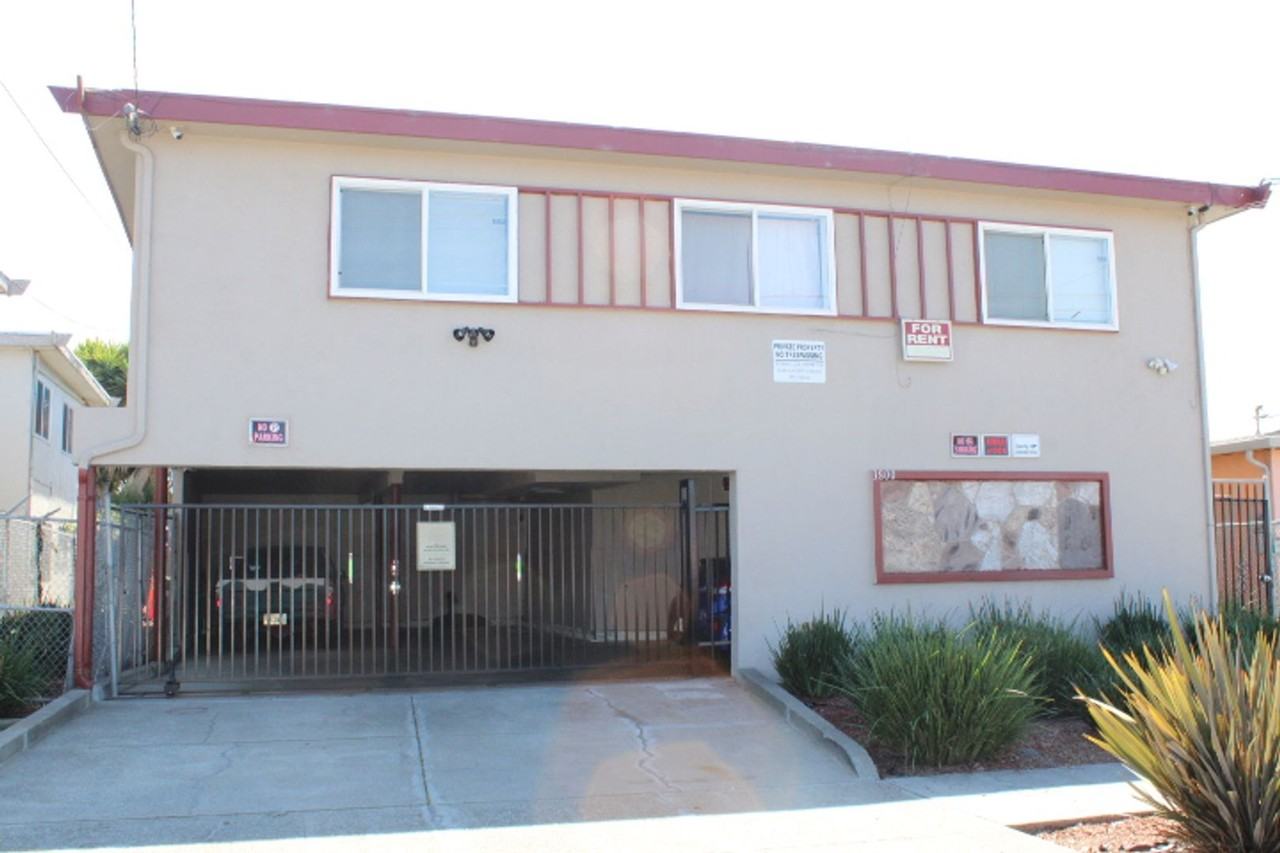 Listing photo 1 of 5