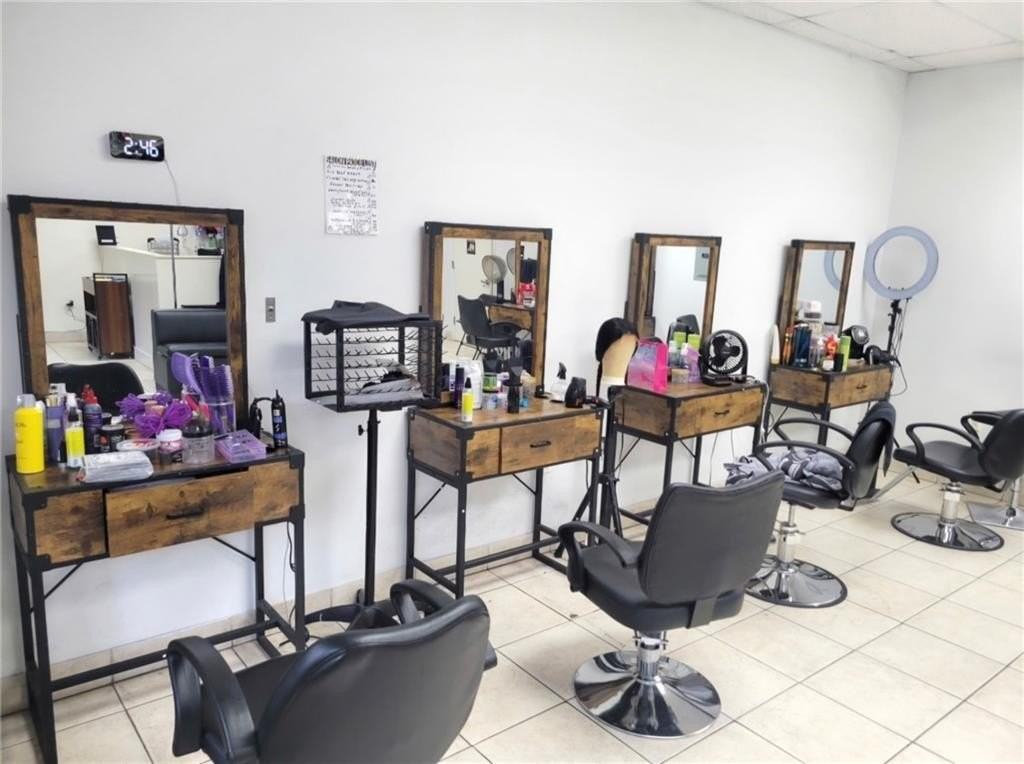 Listing photo 1 of 2