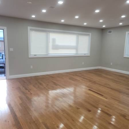 Listing photo 1 of 2