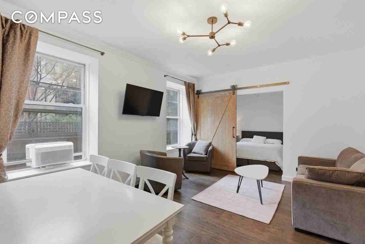 Listing photo 1 of 5