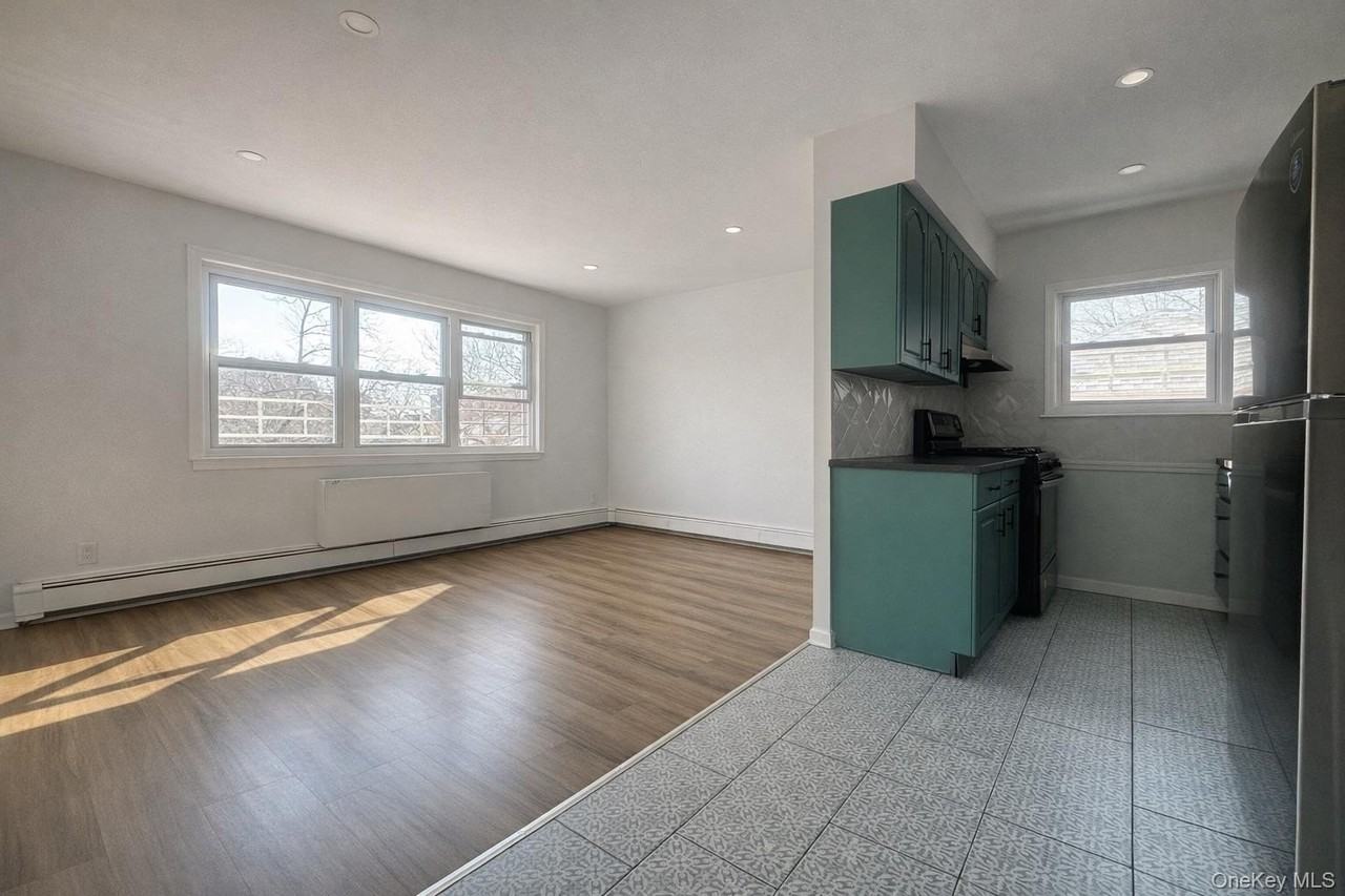 Listing photo 1 of 5