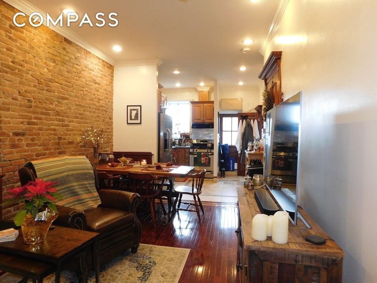 Listing photo 1 of 5