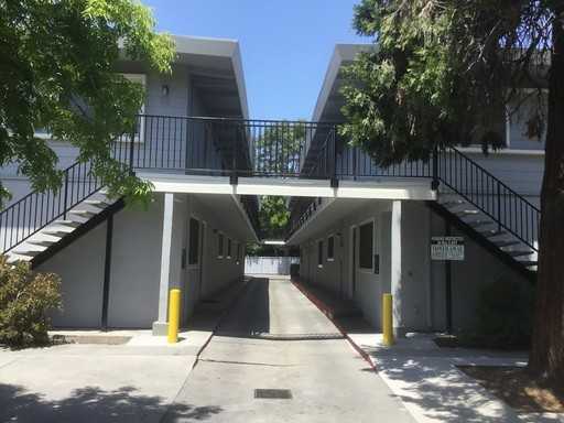 Listing photo 1 of 5