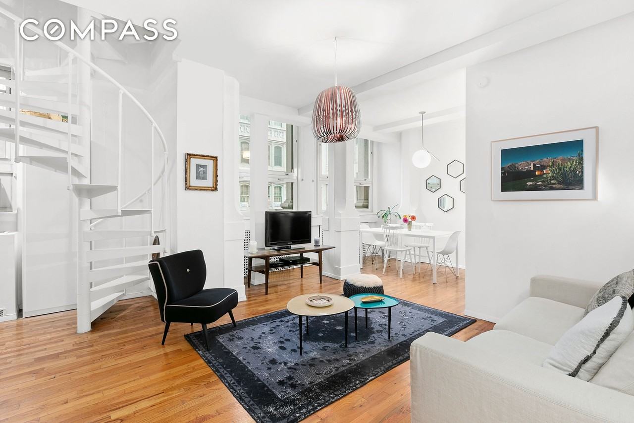 Listing photo 1 of 5