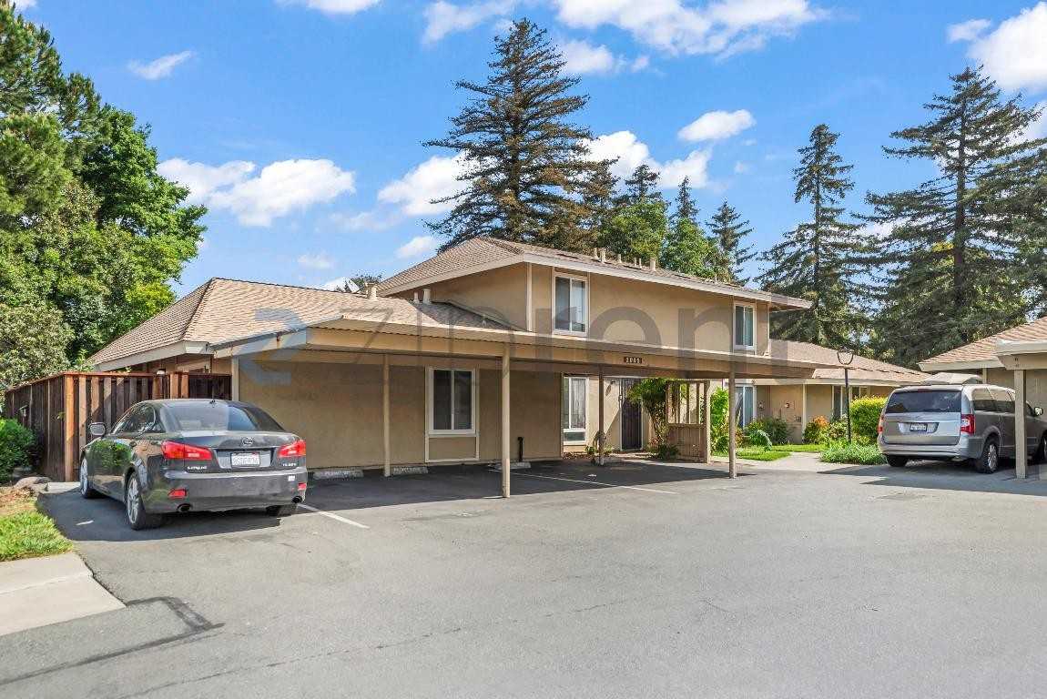 Listing photo 1 of 5