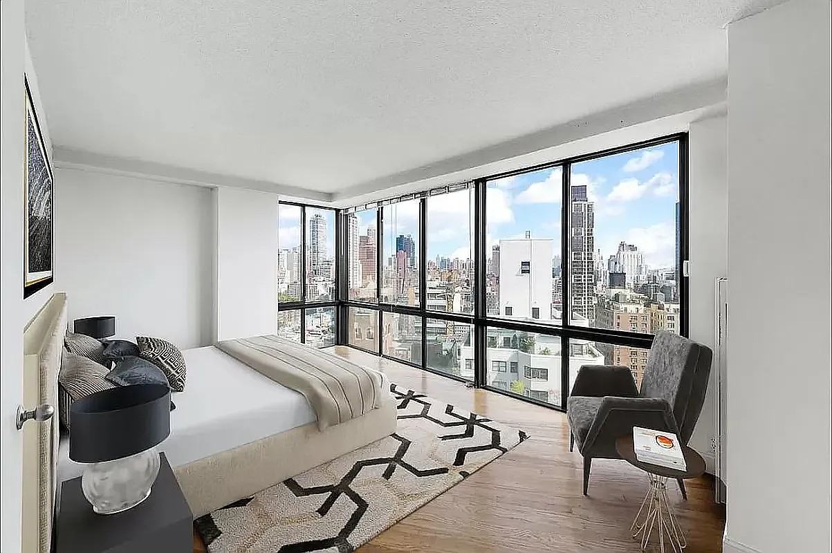 Listing photo 1 of 5