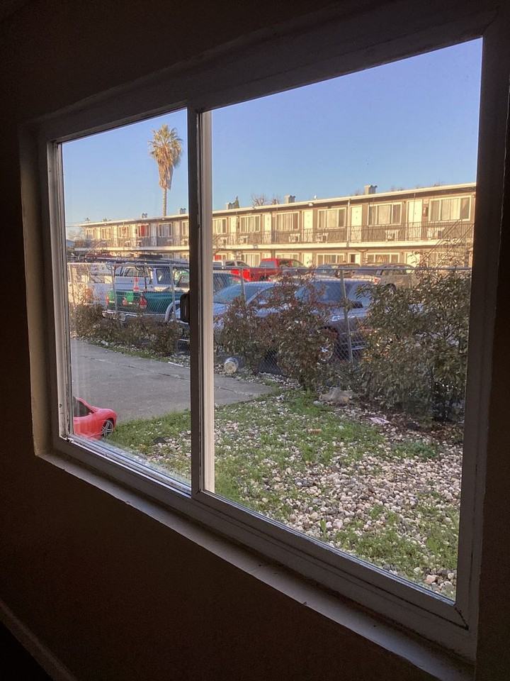 Listing photo 1 of 5