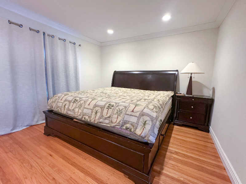 Listing photo 1 of 3