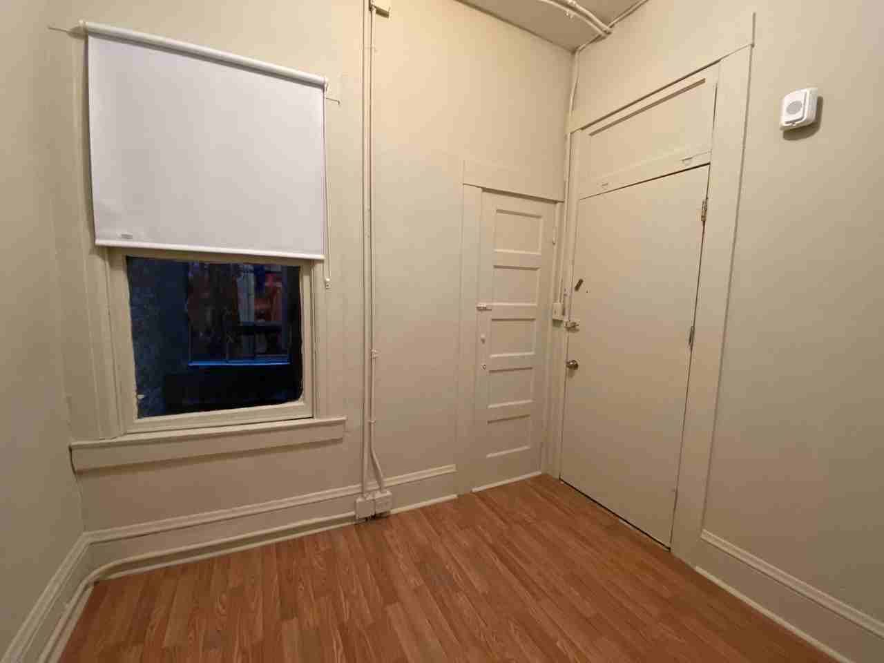 Listing photo 1 of 5