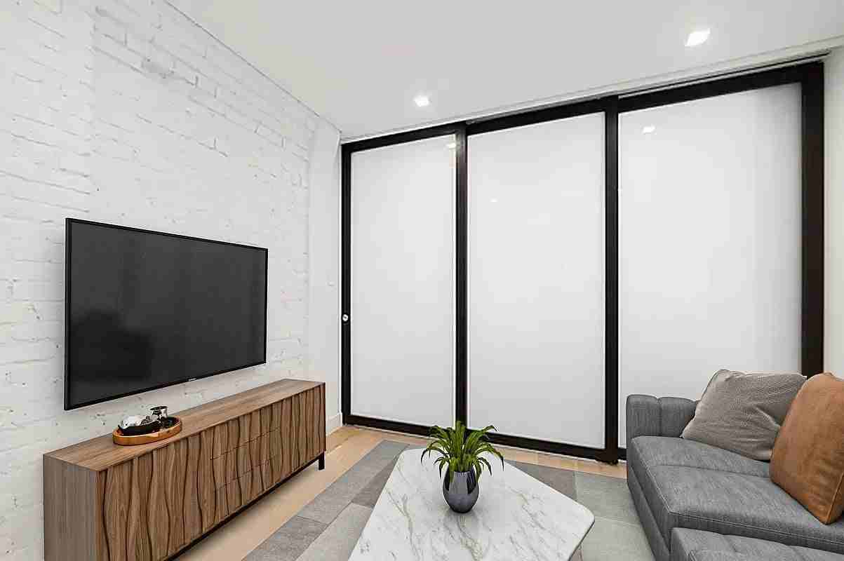 Listing photo 1 of 4