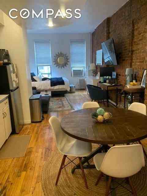 Listing photo 1 of 5