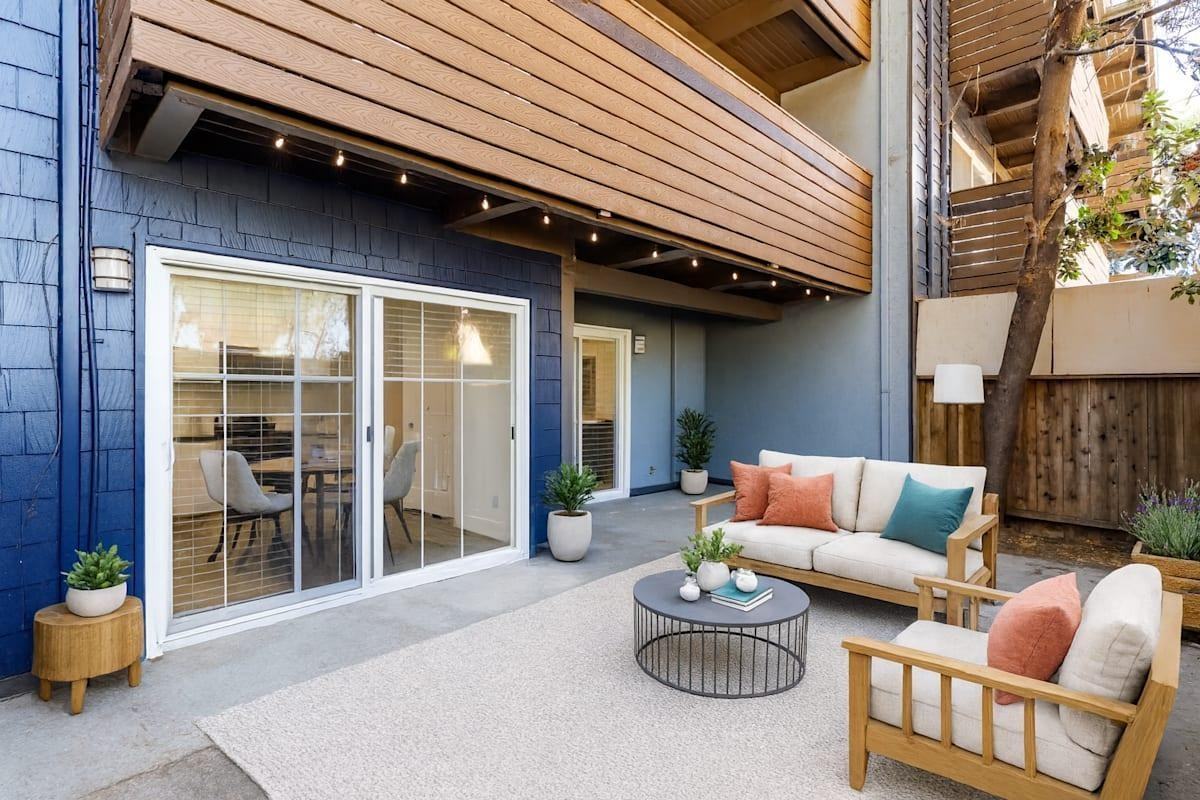 Listing photo 1 of 5