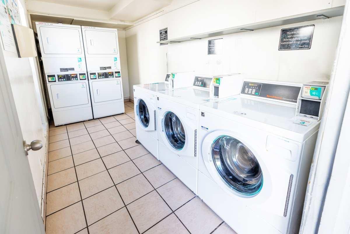 Listing photo 1 of 5