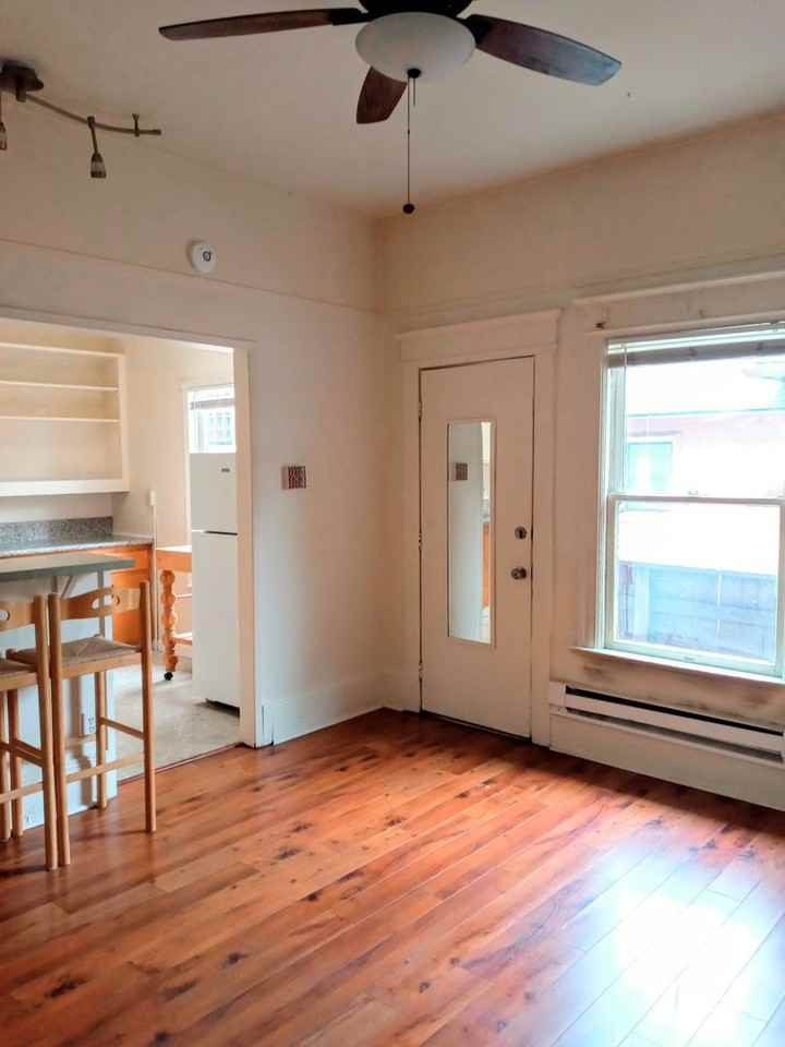 Listing photo 1 of 5