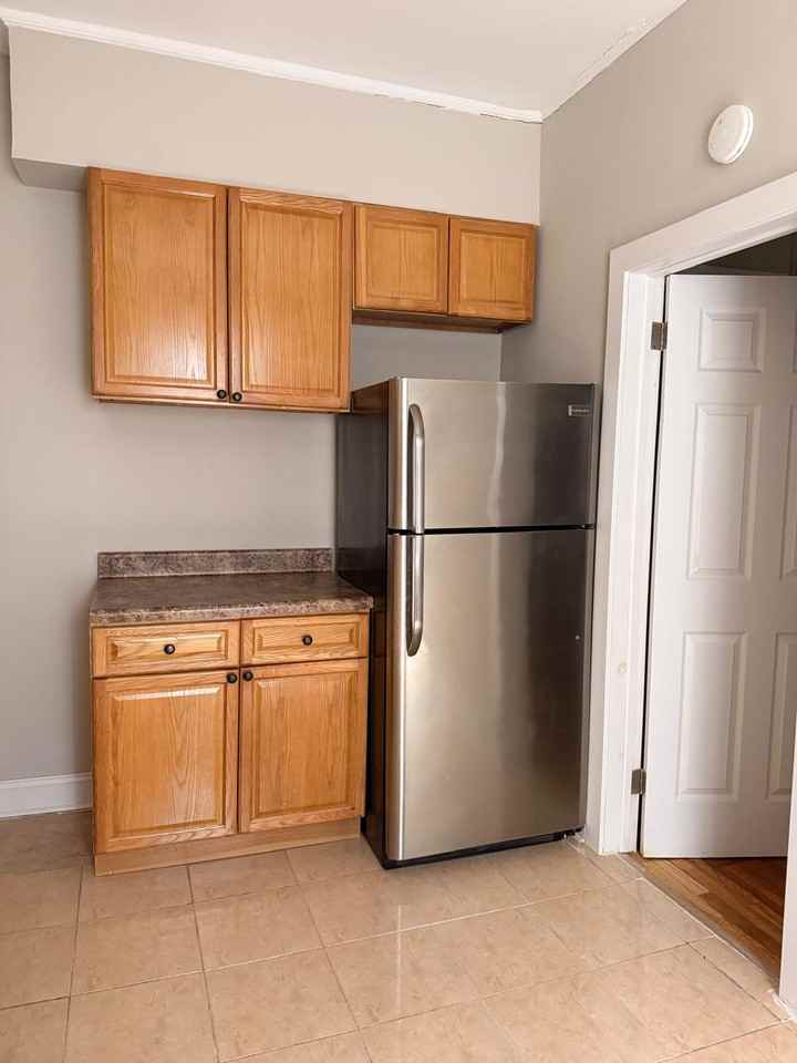 Listing photo 1 of 5