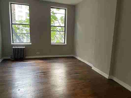 Listing photo 1 of 5