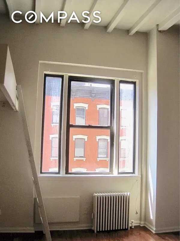 Listing photo 1 of 5