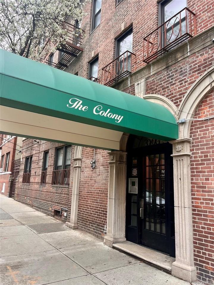 Listing photo 1 of 5