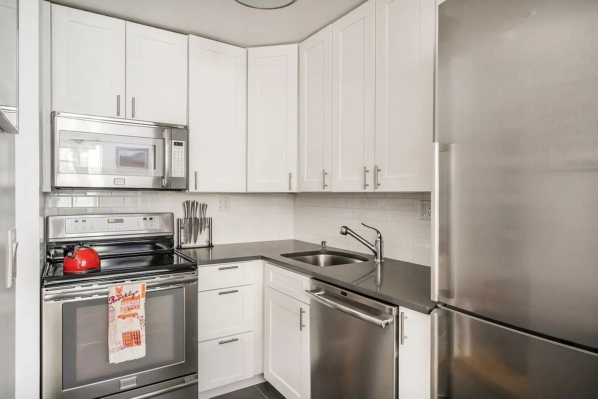 Listing photo 1 of 5