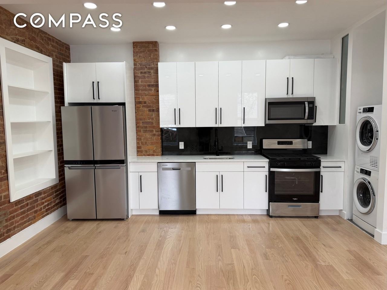 Listing photo 1 of 5