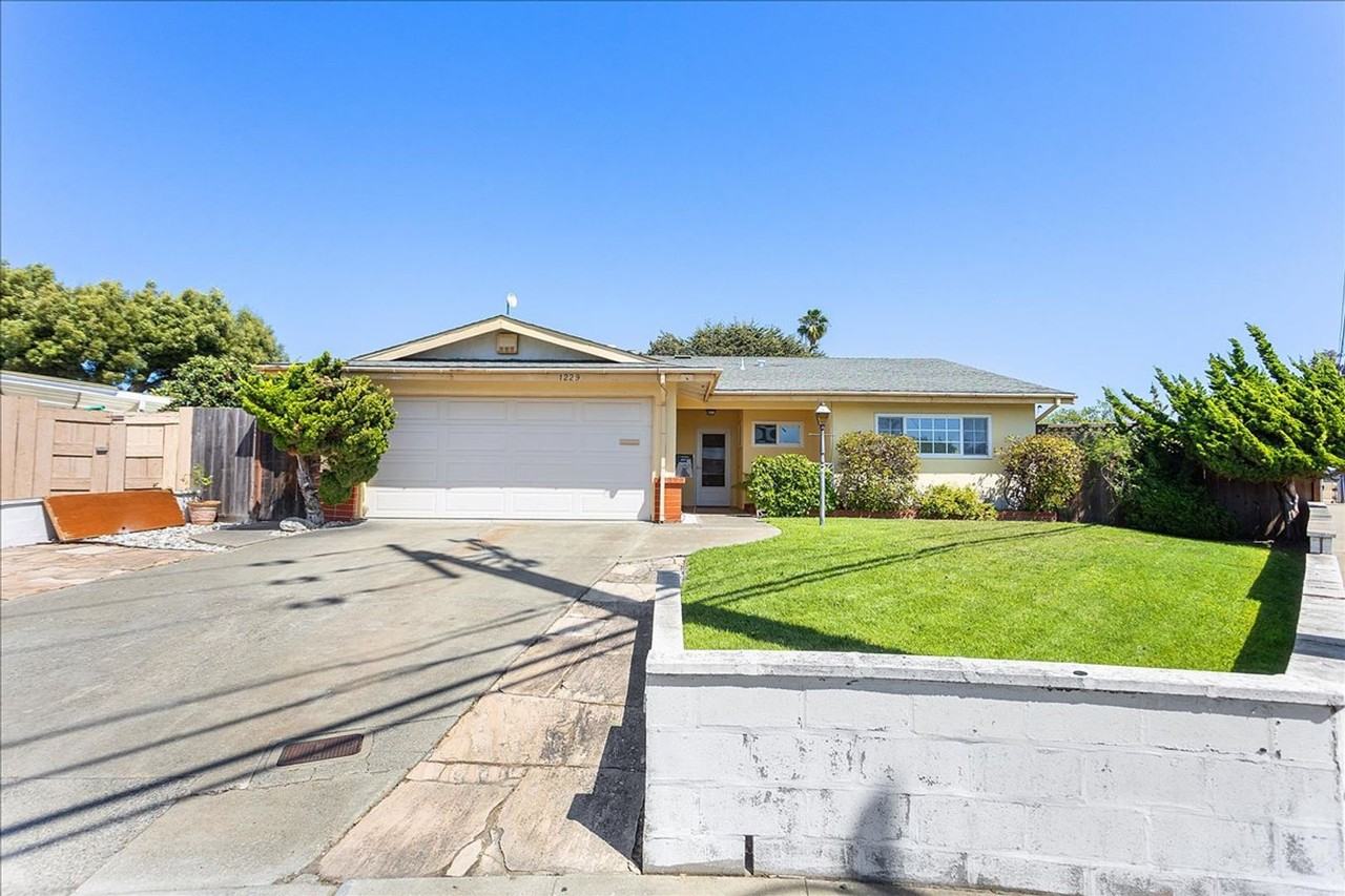 Listing photo 1 of 5