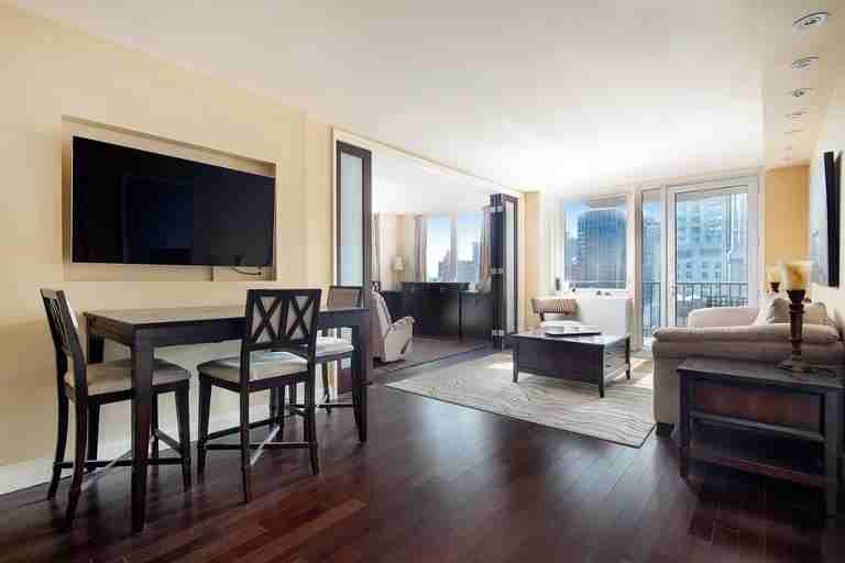 Listing photo 1 of 5