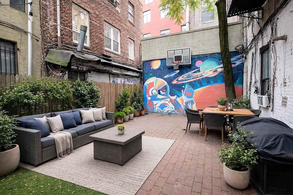 Listing photo 1 of 5