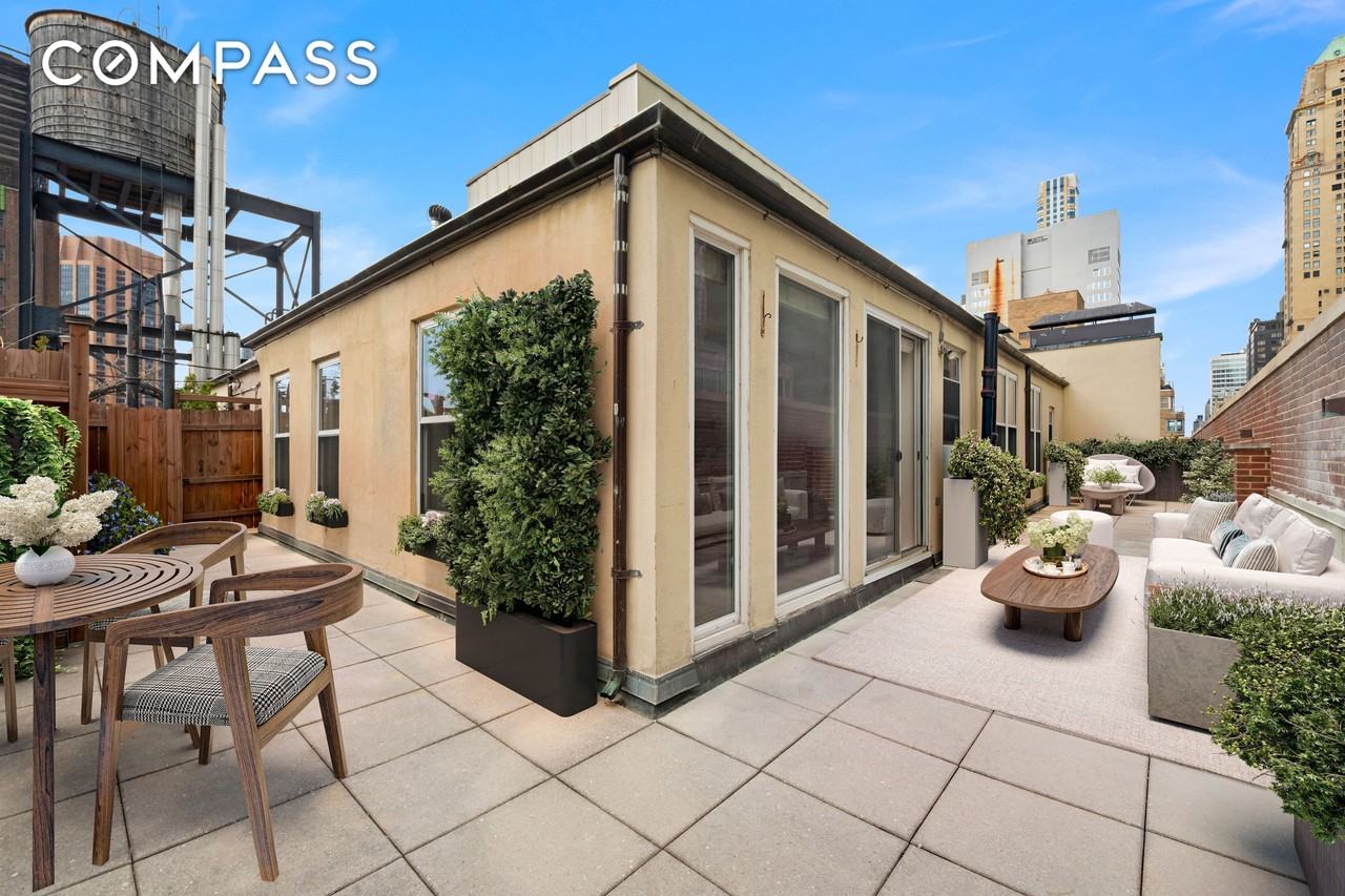 Listing photo 1 of 5