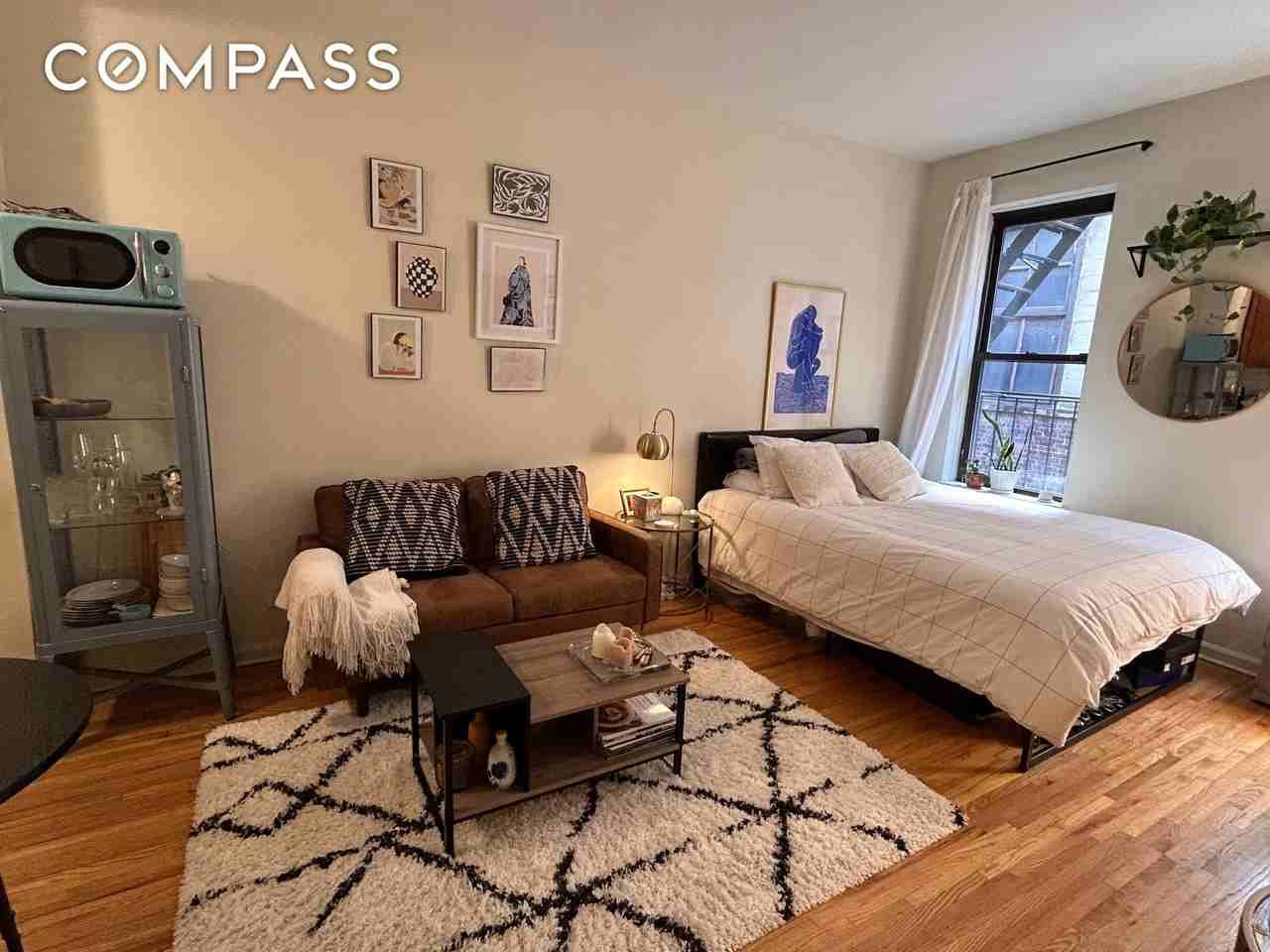 Listing photo 1 of 5